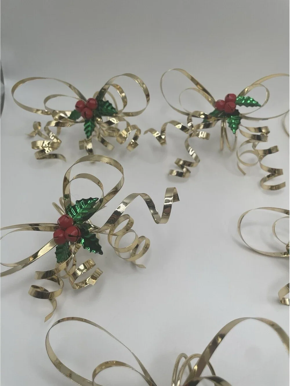Vtg Metallic Gold Bow With Holly Berry Napkin Rings Set Of 7